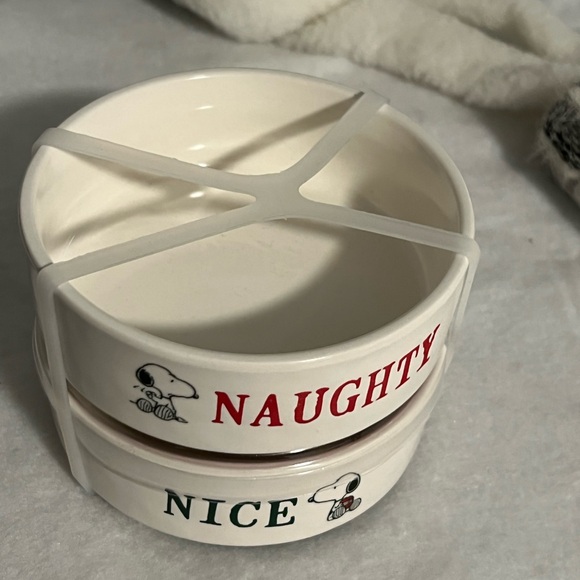 Rae Dunn x peanuts snoopy holiday stackable bowls set - Picture 3 of 6